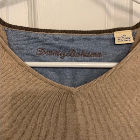 Tommy Bahama v-neck sweater - Picture 3 of 6
